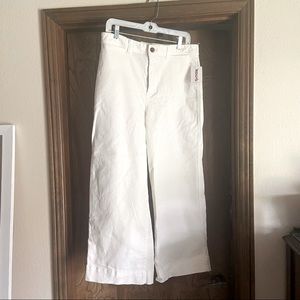 Gap High Rise white jeans- sooo cute